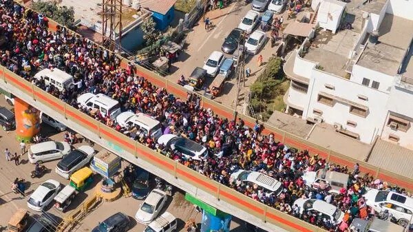 પ્રયાગરાજ જતા પહેલા ટ્રાફિકની માહિતી લઇને જજો, વિશ્વનો સૌથી લાંબો ટ્રાફિક જામ આ રસ્તા પર