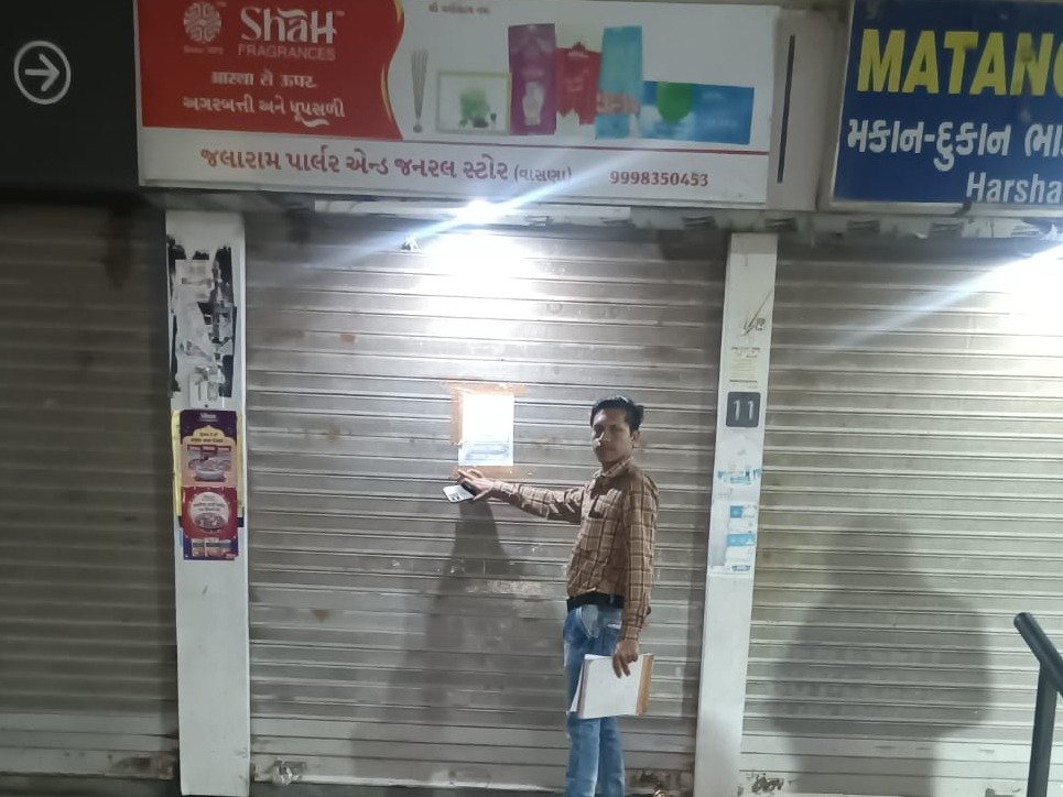 Ahmedabad : અમદાવાદમાં ફરી તંત્રની કાર્યવાહી, ગંદકી- પ્રતિબંધિત પ્લાસ્ટિકને ઉપયોગમાં લેતી 307 દુકાનોને નોટિસ, 8 એકમો કરાયા સીલ