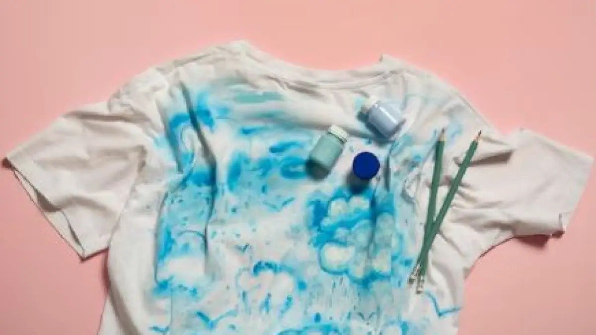 કપડાં સાફ કરવા માટે ઘરેલું ઉપાય: કપડાં પરથી હઠીલા ડાઘ દૂર નથી થઈ રહ્યા? દૂર કરવાની સરળ રીત જાણો