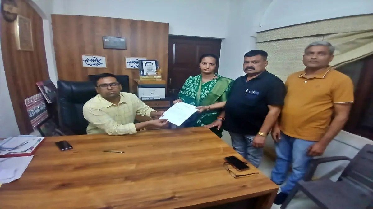 Dhoraji : ધોરાજી ન.પા. પ્રમુખ સંગીતા બારોટનું રાજીનામું આપી દેતા અનેક તર્ક-વિતર્ક સર્જાયા