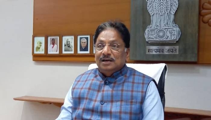 ગુજરાતમાં આરોગ્ય કર્મીઓ સામે સરકારે લીધો આકરો નિર્ણય, 1100 કર્મચારીઓને ટર્મિનેટ કરાયા