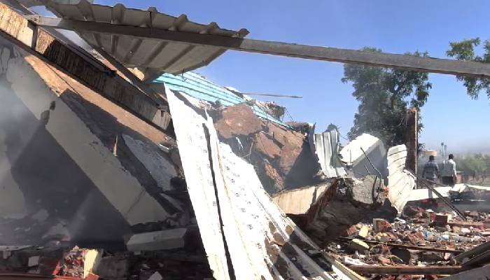 Banaskantha: ડીસા GIDCમાં મોતનું તાંડવ, ફટાકડાના ગોડાઉનમાં લાગેલી ભીષણ આગમાં 19 લોકોએ ગુમાવ્યા જીવ