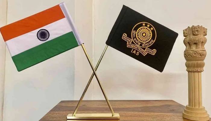 યુપી: મોડી રાત્રે 11 DM સહિત 33 IAS અધિકારીઓની મોટા પાયે બદલી