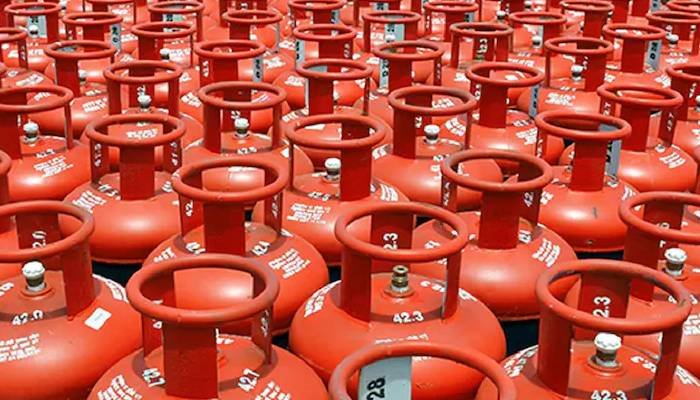 મોંઘવારીનો વધુ એક માર, ઘરેલુ ગેસ સિલિન્ડર થયું મોંઘું