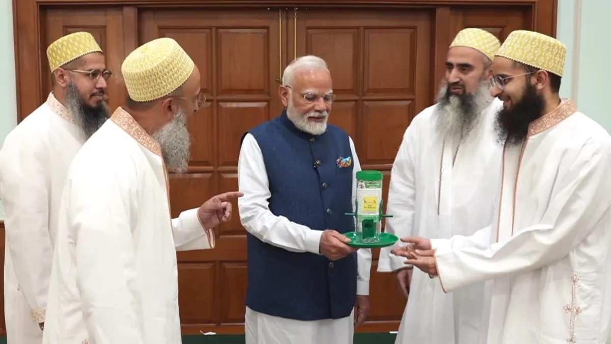 વકફ કાયદાના ગરમાયેલા રાજકારણ વચ્ચે દાઉદી બોહરા  સમાજના લોકોએ કરી PM મોદી સાથે મુલાકાત, માન્યો આભાર