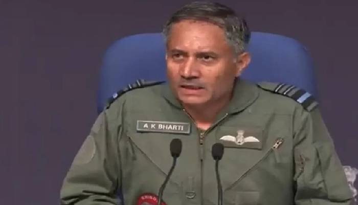 એર માર્શલ એકે ભારતીએ સેનાની પ્રેસ કોન્ફરન્સમાં પાકિસ્તાનને આપી ‘રામચરિત માનસ’ માંથી ચેતવણી, જાણો શું કહ્યું