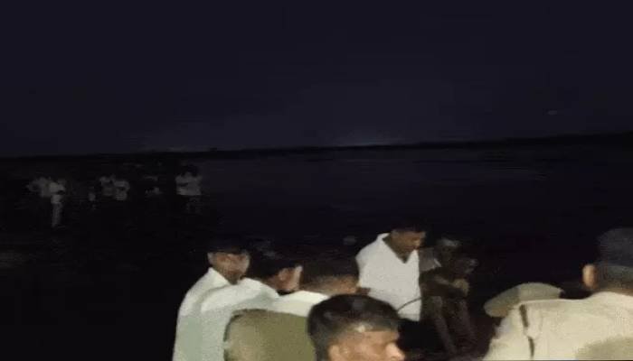 મધ્યપ્રદેશના ખંડવામાં દુર્ગા વિસર્જન દરમિયાન ભયાનક દુર્ઘટના: ટ્રેક્ટર-ટ્રોલી તળાવમાં ખાબકી, 11નાં મોત