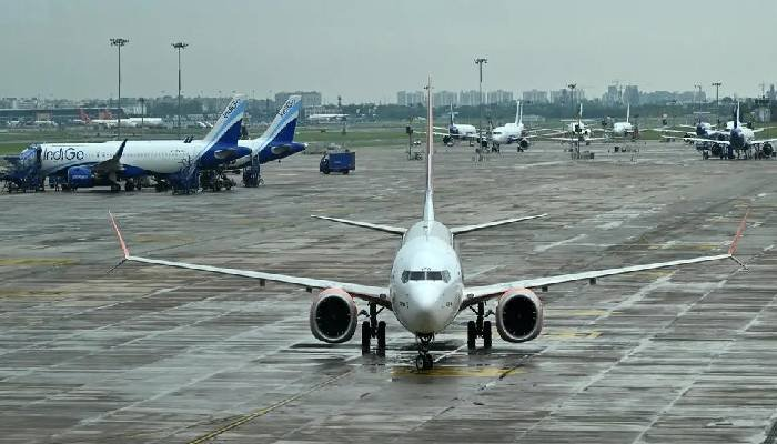 મુંબઈ એરપોર્ટે બનાવ્યો નવો ઇતિહાસ: એક જ દિવસે 1,036 ફ્લાઇટ મૂવમેન્ટ, જૂનો રેકોર્ડ તોડ્યો