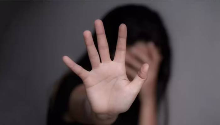 રાજકોટમાં સરકારી શિક્ષકોની હેવાનિયત, યુવતી પર દુષ્કર્મ, ન્યૂડ ફોટા વડે બ્લેકમેલિંગ કરી લખો પડાવ્યા