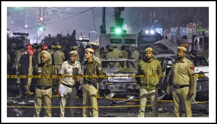 દિલ્હી બ્લાસ્ટ કેસમાં થઈ રહી છે 13 લોકોની પૂછપરછ, આજે આવી શકે છે પહેલો FSL રિપોર્ટ