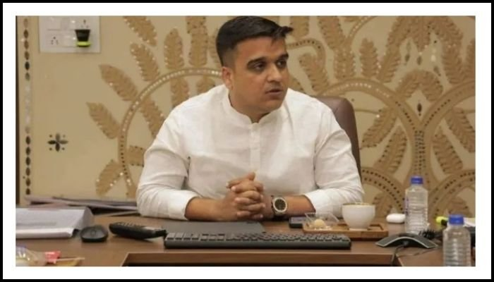 સરકારી જગ્યાઓ પર ઊભા કરી દેવાયેલા તમામ ગેરકાયદે દબાણો પર ફરશે દાદાનું બુલડોઝર ! જાણો શું કહ્યું હર્ષ સંઘવીએ