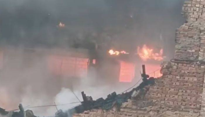 દિલ્હી: વઝીરપુરની વાસણ ફેક્ટરીમાં લાગી ભીષણ આગ, શોર્ટ સર્કિટની આશંકા