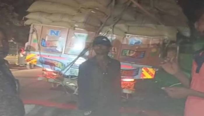 થાનગઢમાં ટ્રકમાંથી મગફળીની બોરીઓની લૂંટ, પોલીસ કાર્યવાહી ચાલુ