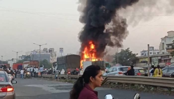 પુણેમાં ભીષણ અકસ્માત: નવલે બ્રિજ પર કન્ટેનર ટ્રકનો કહેર, 6નાં કરુણ મોત