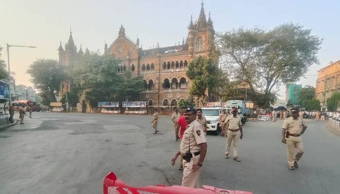 હાઇ એલર્ટ વચ્ચે CSMT બસ ડેપો ખાલી, શંકાસ્પદ બેગને લઈને મુંબઇમાં ગભરાટ