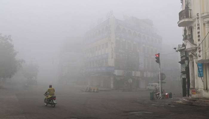 પાકિસ્તાન : લાહોર વિશ્વના સૌથી પ્રદૂષિત શહેરોમાં ફરી એકવાર સામેલ, AQI 577 ના “ખતરનાક” સ્તર પર…