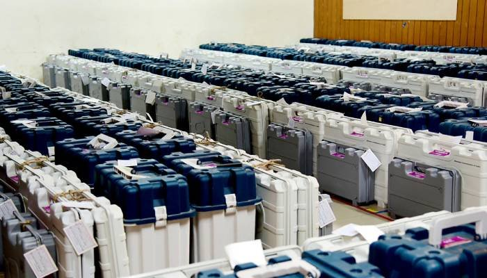 દીવ: EVM મશીનો પોલીંગ બુથ પર રવાના, પોલીસનો ચુસ્ત બંદોબસ્ત