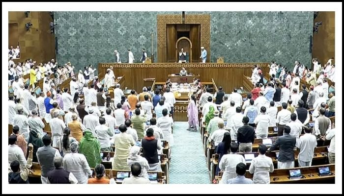 દિલ્હી અને મુંબઈ સહિત અનેક એરપોર્ટ પર ફ્લાઇટ GPS ડેટા સાથે થઈ છેડછાડ, સરકારે સંસદમાં સ્વીકાર્યું