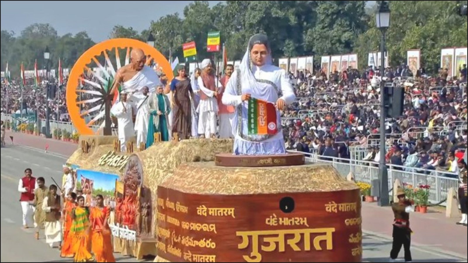 ગુજરાતના ટેબ્લોએ સતત ચોથા વર્ષે “પોપ્યુલર ચોઈસ એવોર્ડ” શ્રેણીમાં પ્રથમ ક્રમ પ્રાપ્ત કરીને સર્જ્યો ઈતિહાસ