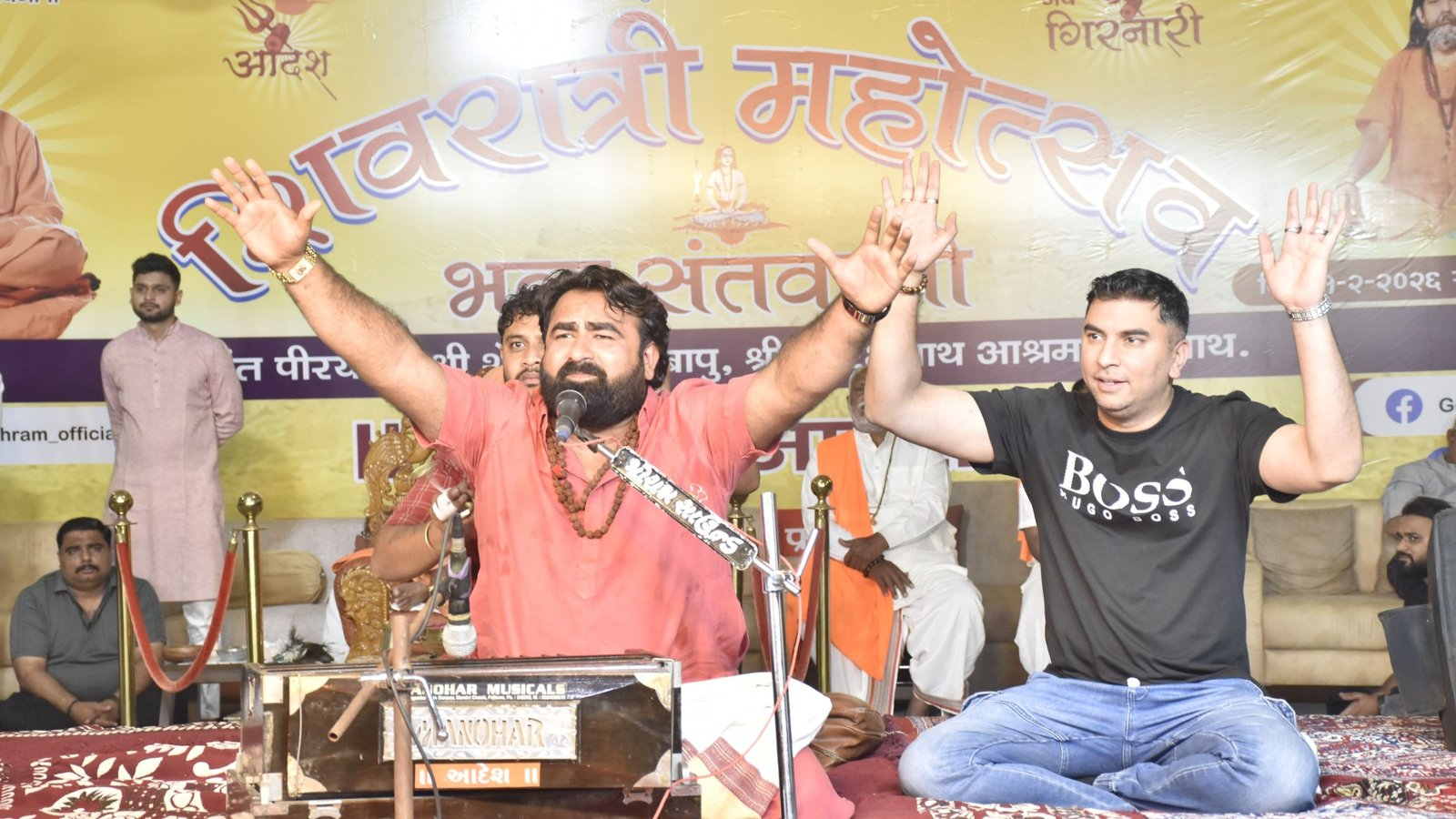 Mahashivratri / મહાશિવરાત્રીના મેળામાં ભજનનો અનોખો રંગ, છેલ્લા 16 વર્ષથી લંડનથી આવે છે જૂનાગઢ