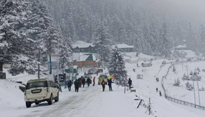 શ્રીનગરમાં ભારે કોલ્ડવેવ: ન્યૂનતમ તાપમાન -1°C, ઠંડીનો દોર જારી