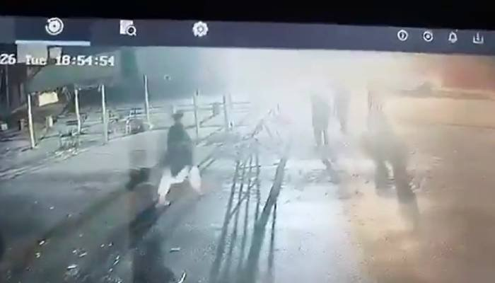 પાકિસ્તાનના ભક્કારમાં આત્મઘાતી વિસ્ફોટ: 2 પોલીસ જવાનોના મોત, 4 ઘાયલ