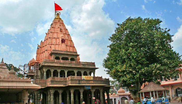 મહાકાલેશ્વર મંદિરમાં સંધ્યા-શયન આરતી માટે ₹250 ફી: ભક્તોમાં રોષ, રાજકારણ ગરમાયું