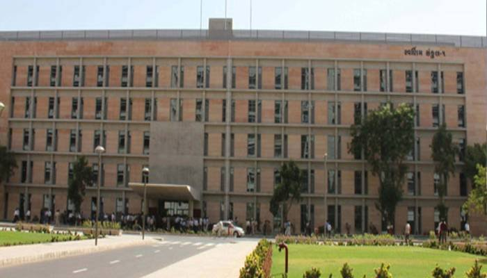 ગુજરાતમાં મહેસૂલ વિભાગમાં મોટા પાયે પ્રમોશન: તલાટી વર્ગ 3 અને કારકૂન કર્મચારીઓની એકસાથે બઢતી