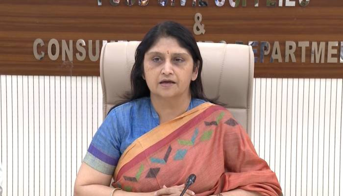 ગુજરાત સરકારની અપીલ: રાજ્યમાં પેટ્રોલ-ડીઝલ પૂરતું ઉપલબ્ધ, અફવાઓથી દૂર રહેવા વિનંતી