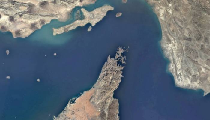 હોર્મુઝની ખાડીમાં તણાવ તેજ: ઈરાન દ્વારા અમેરિકન ઓઈલ ટેન્કર કબજામાં લીધાના અહેવાલો વાયરલ