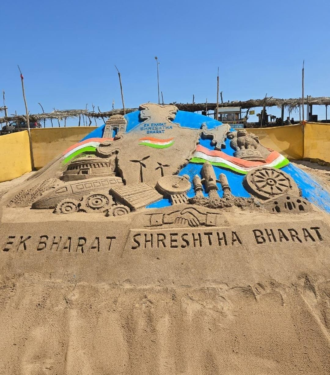 માધવપુર ઘેડના લોકમેળામાં રેતી શિલ્પ મહોત્સવ – સંસ્કૃતિ અને કળાનું અનોખું સંગમ