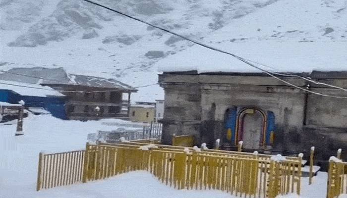 કેદારનાથમાં ફરી હિમવર્ષા, યાત્રા શરૂ પહેલા હવામાને બદલી લીધી ચિત્ર