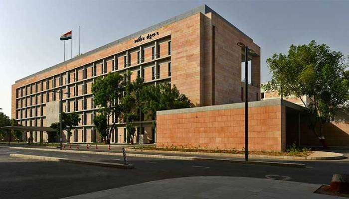 ગુજરાત વહીવટીતંત્રમાં મોટો ફેરફાર: આરતી કંવર કેન્દ્રમાં, ટી. નટરાજનને સ્ટેટ ટેક્સ કમિશનરનો વધારાનો હવાલો