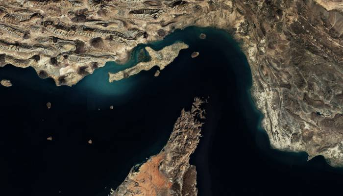 Hormuz Strait પર તણાવ વધ્યો: અમેરિકાની ઈરાનને કડક ચેતવણી, વૈશ્વિક તેલ સપ્લાય પર ખતરો