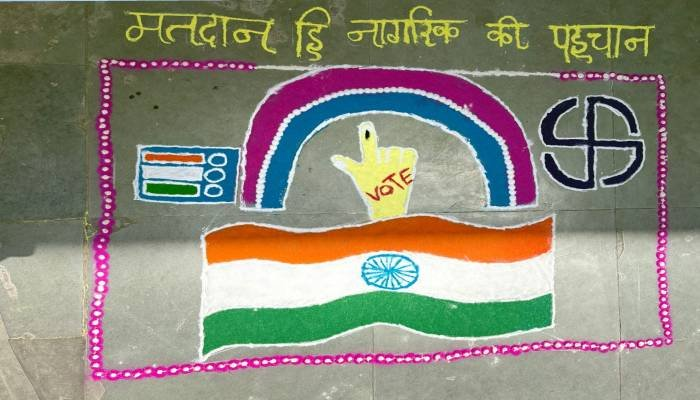 અમદાવાદ ગ્રામ્યના વિદ્યાર્થીઓએ પીંછીના સ્પર્શે કંડાર્યું લોકશાહીનું મહાપર્વ: વહેતી કરી મતદાન જાગૃતિની સરવાણી