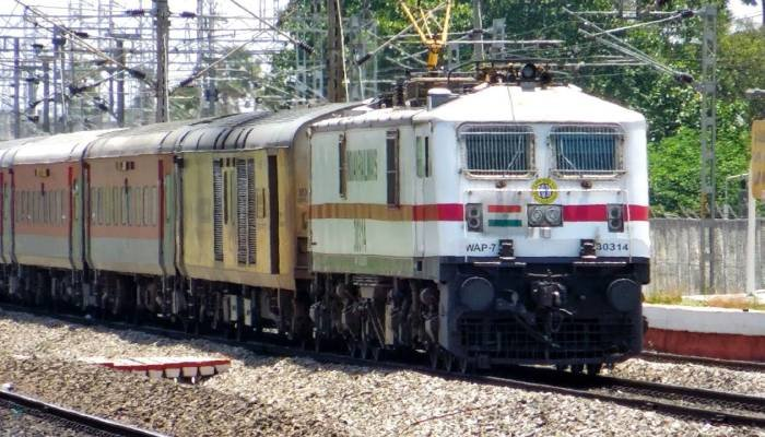 ત્રણ મહિના માટે 18,262 સમર સ્પેશિયલ ટ્રેનો દોડશે, વેટિંગ લિસ્ટથી મળશે રાહત