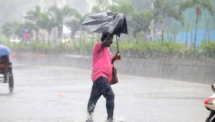 હવામાનનો ડબલ એટેક: ઉત્તર ભારતમાં લૂ, પૂર્વ અને પહાડોમાં વરસાદ–આંધિનો એલર્ટ