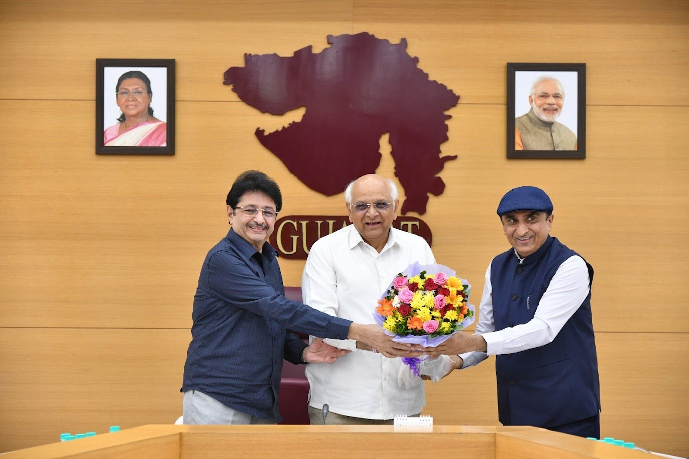 વિશ્વ ગુજરાતી સમાજના ‘વિશ્વમેળો’ના નવસંચાર વિશેષાંક તેમજ નવી અદ્યતન વેબસાઈટનું લોન્ચિંગ