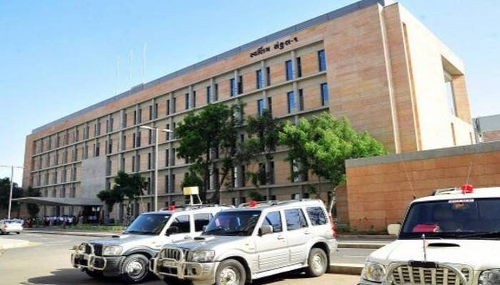 ગાંધીનગર: 5 અધિકારીઓની અધિક સચિવ અને 39ની નાયબ સચિવ તરીકે કરાઈ બઢતી, જુઓ યાદી