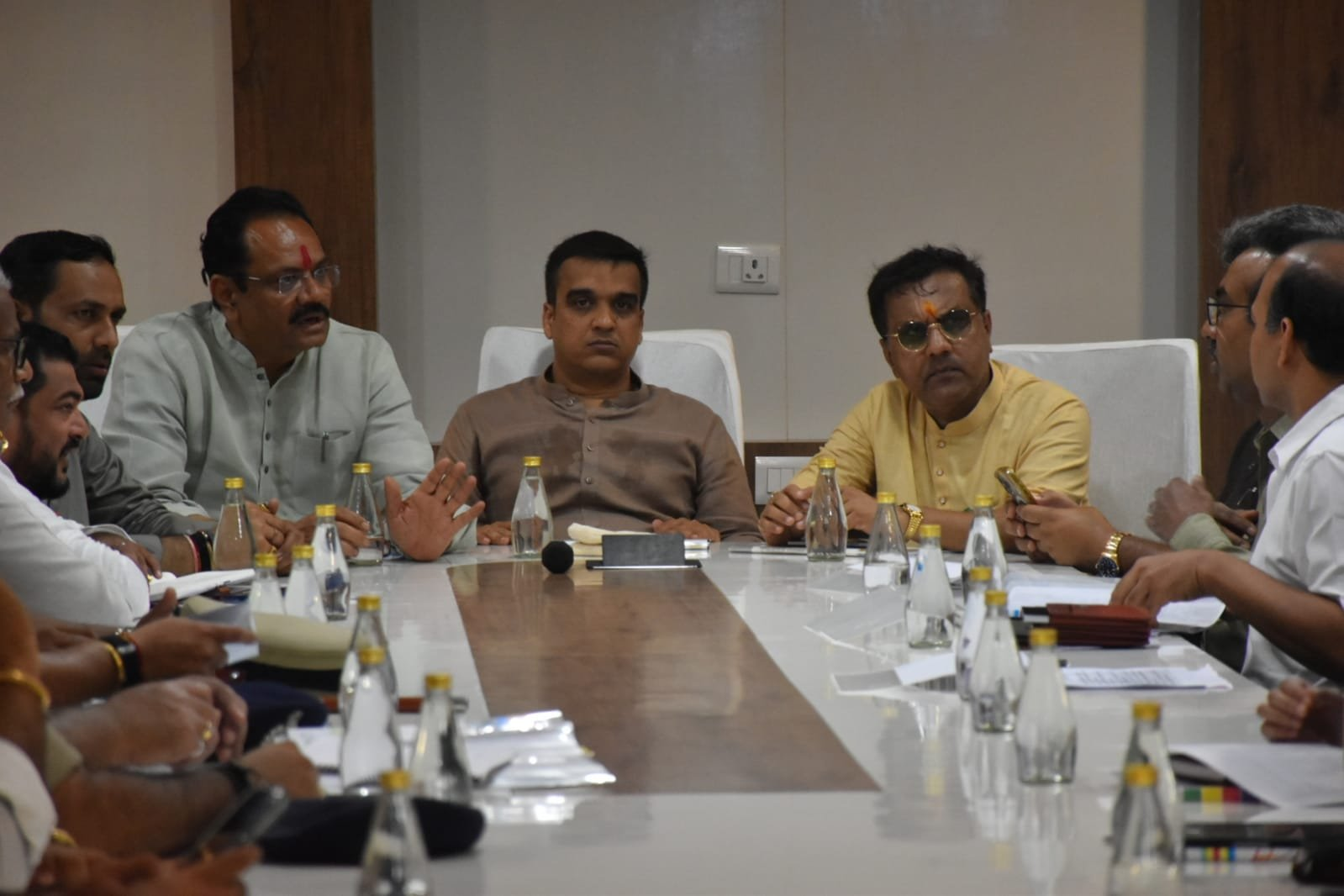 નાયબ મુખ્યમંત્રી શ્રી હર્ષભાઈ સંઘવીએ સાગરદર્શન ખાતે વડાપ્રધાનશ્રીના કાર્યક્રમોની પૂર્વ તૈયારીઓની સમીક્ષા કરી