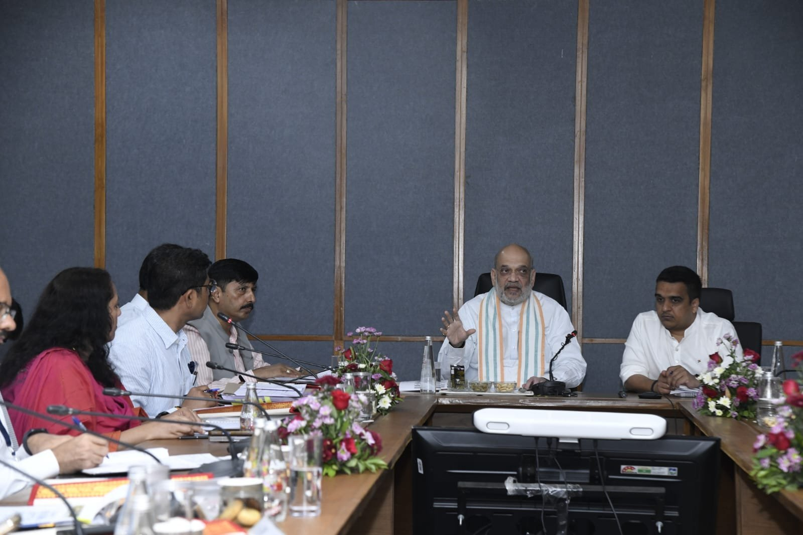 અમિત શાહનું મેગા વિઝન: ગાંધીનગર બનશે દેશની પ્રથમ ‘હરિયાળી લોકસભા’, વર્ષ 2026-27માં 1 કરોડથી વધુ વૃક્ષો વાવવાનો ઐતિહાસિક ટાર્ગેટ