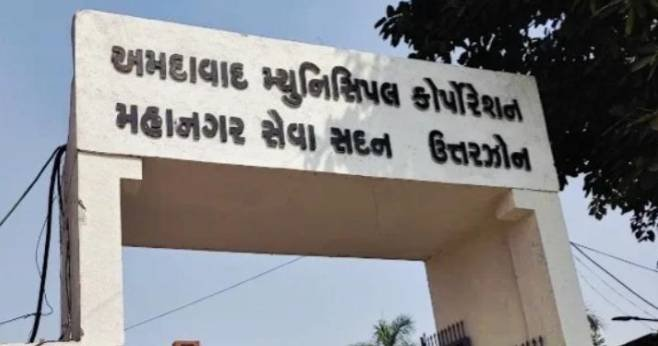AMC ઉત્તર ઝોન: મ્યુનિ. પોલ ચણી લેવાયા બાદ વોર્ડ ઇન્સ્પેક્ટર વરૂણ રાવલને નાછૂટકે આપી શો-કોઝ નોટિસ!