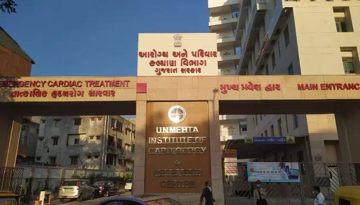 અમદાવાદ: યુ.એન. મહેતા હોસ્પિટલની બેઝમેન્ટ ડ્રેનેજમાં ઝેરી ગેસથી ત્રણ શ્રમિક બેભાન, ફાયર બ્રિગેડે કર્યું સફળ રેસ્ક્યૂ