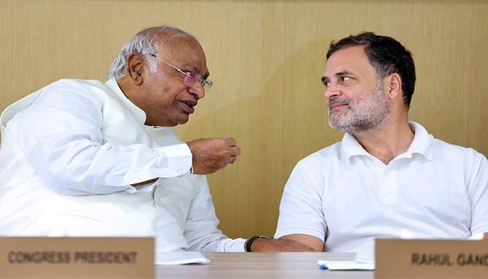 વંદે માતરમના પહેલા બે પેરા જ ગાશે કોંગ્રેસ, CWCમાં વલણ સ્પષ્ટ