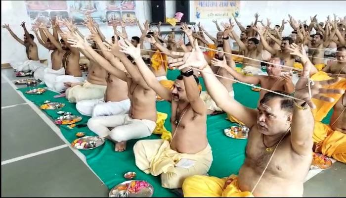જનોઈ બદલવાની તારીખ અંગે મૂંઝવણ દૂર: ઋગ્વેદી બ્રાહ્મણો 26મીએ, તૈતરીય શાખાના ભૂદેવો 28મીએ યજ્ઞોપવિત બદલશે