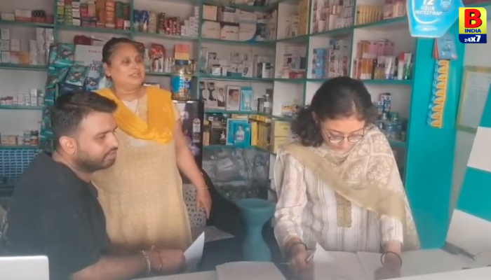 Sanjeli :  સંજેલીમાં ફૂડ એન્ડ ડ્રગ્સ વિભાગના દરોડા: 11 મેડિકલ સ્ટોરમાં તપાસ, ક્રિષ્ના મેડિકલ સ્ટોર બંધ થતાં ચર્ચા Health Safety