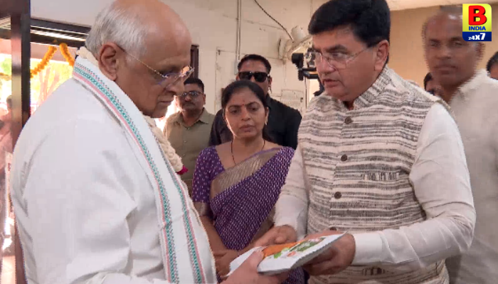 ગાંધી જયંતિએ ભૂપેન્દ્ર પટેલે Gandhinagarમાં ખાદીની ખરીદી કરી… Simplicity  2026